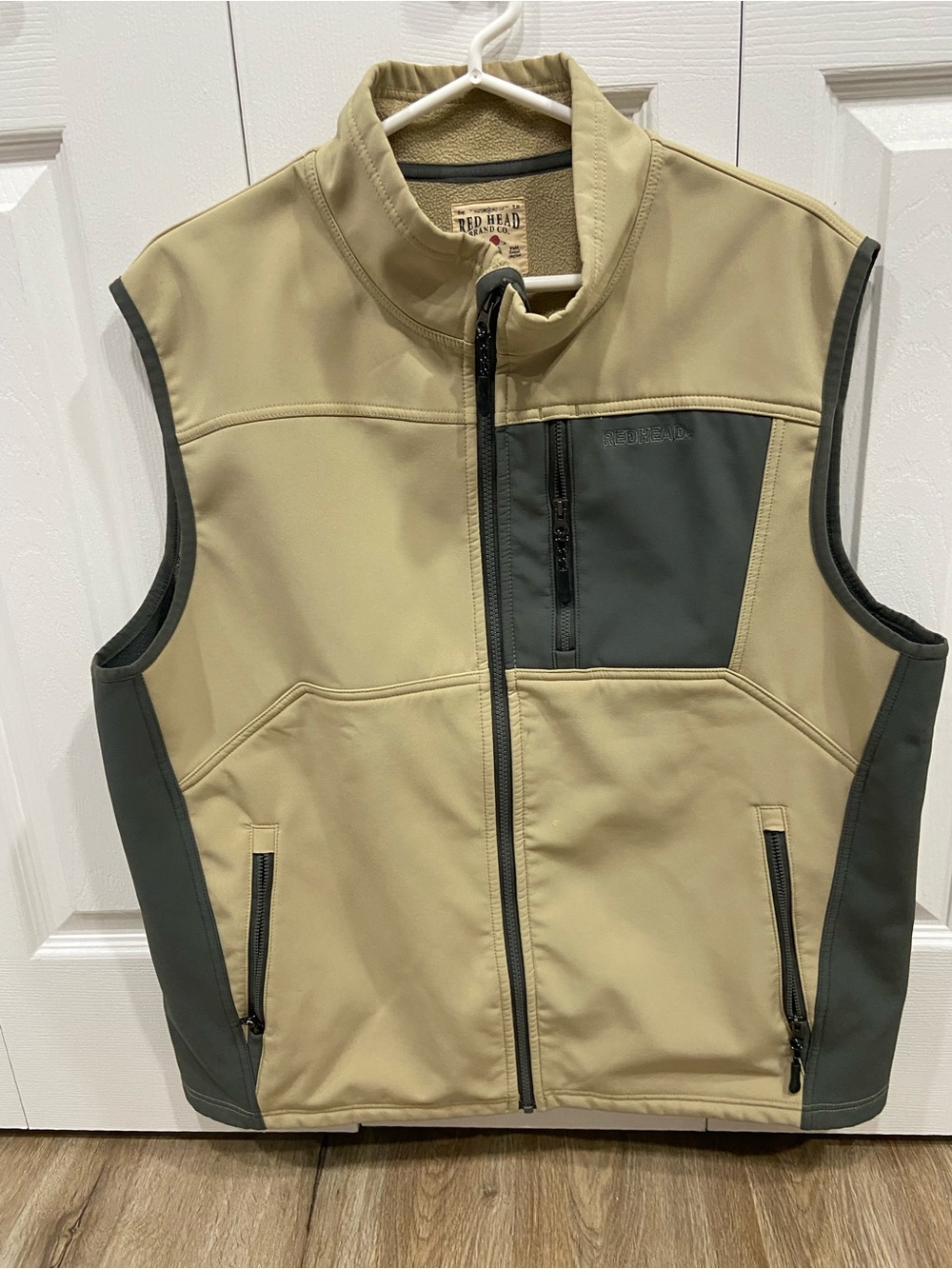 RedHead Men's Tan & Olive Two-Tone Softshell Vest